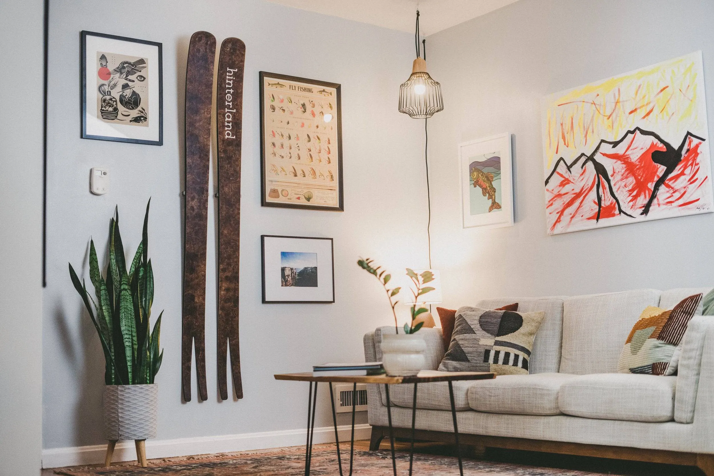 Hover Wall Mount