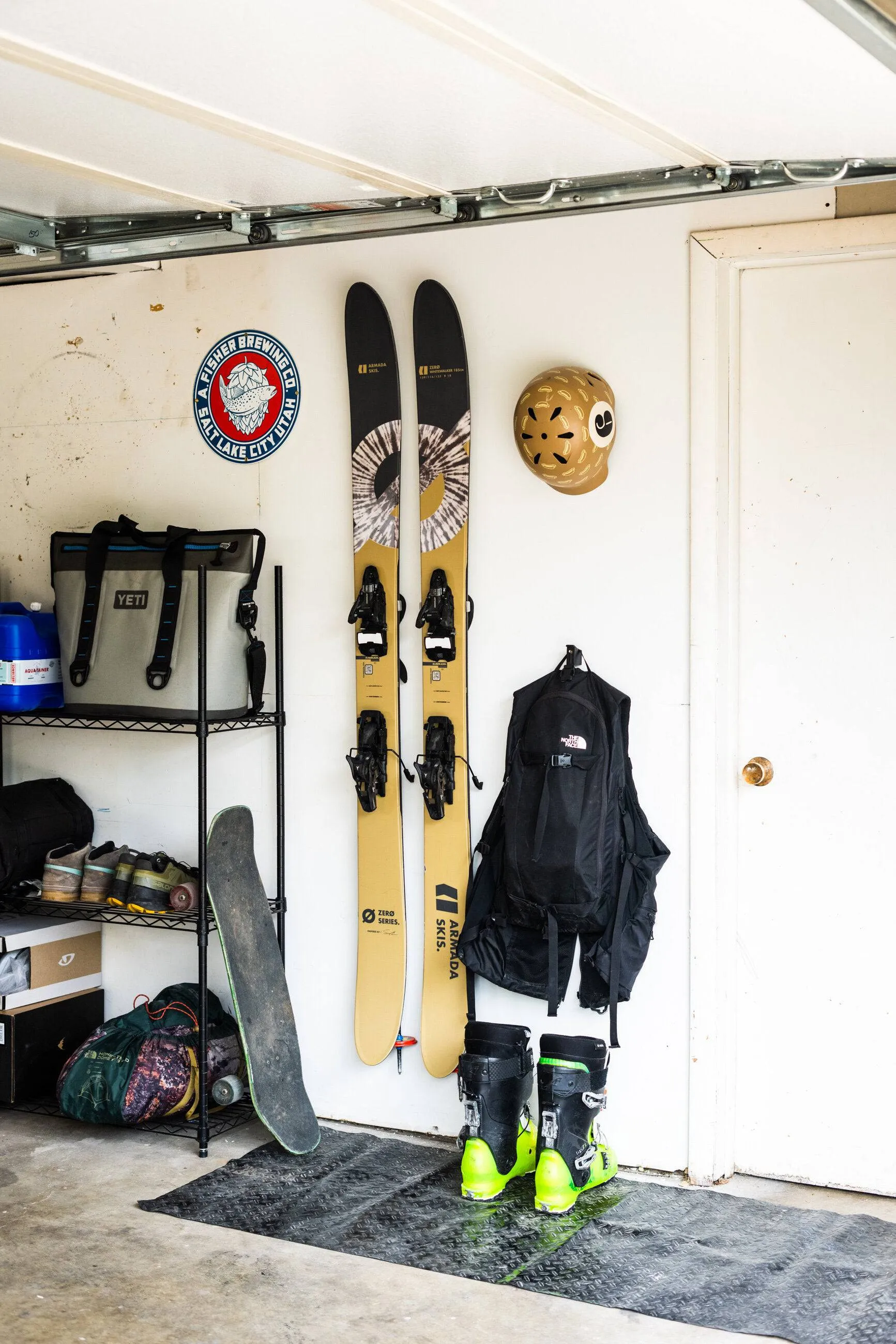 Hover Wall Mount