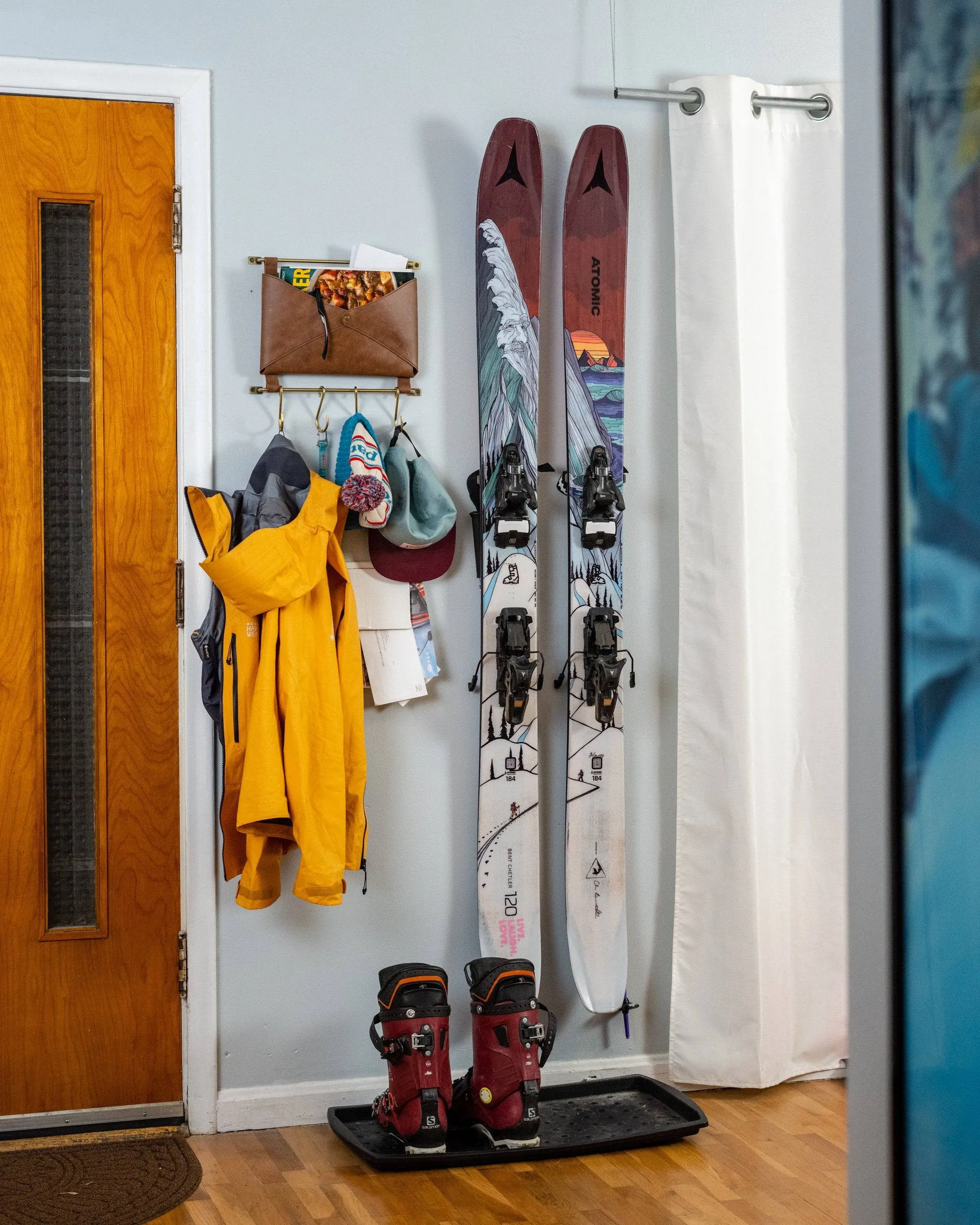 Hover Wall Mount
