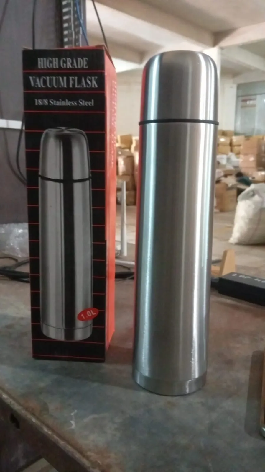 Vacuum Flask Hot & Cold Water Bottle With Lid (1000ml)