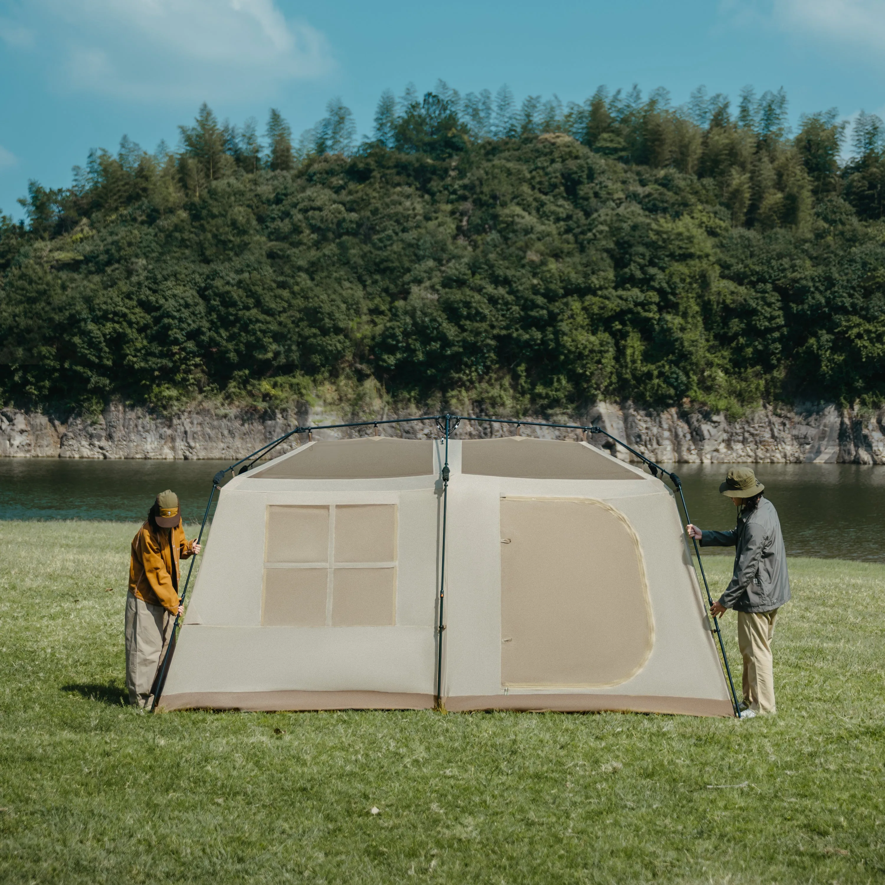 Village 13 Ridge Automatic Tent