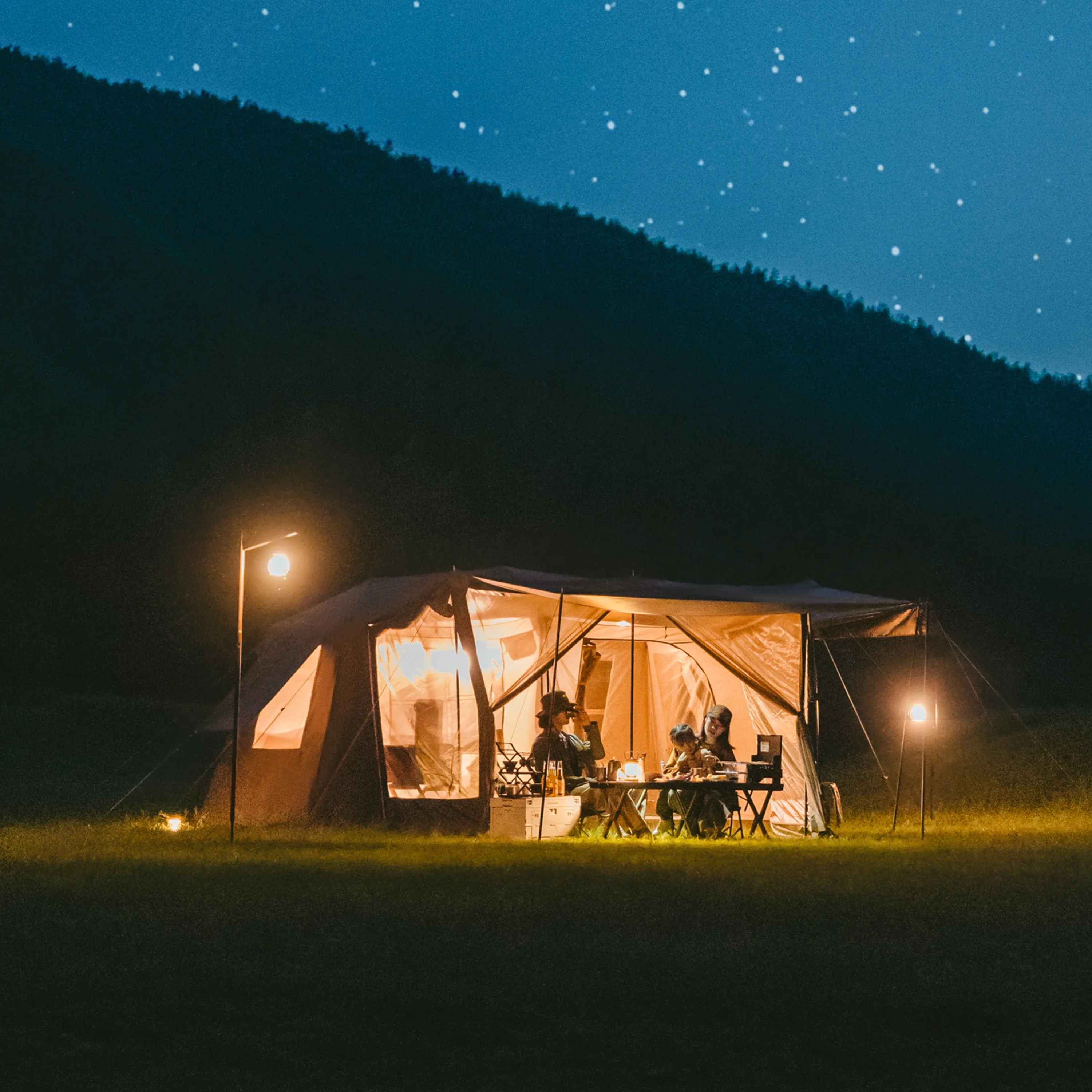 Village 13 Ridge Automatic Tent